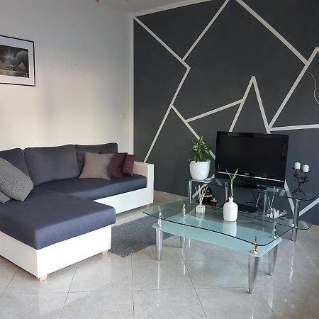 Alda Apartment Pula Ngoại thất bức ảnh