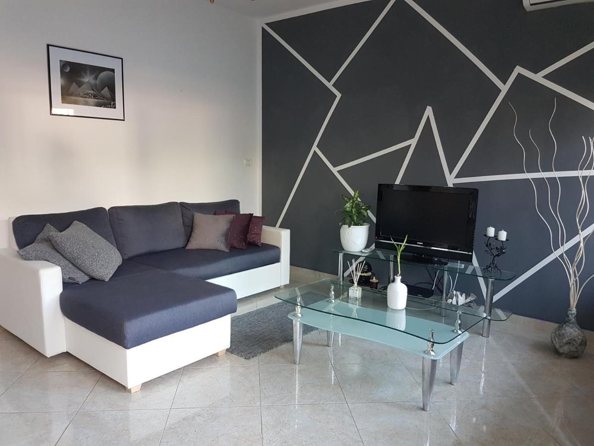 Alda Apartment Pula Ngoại thất bức ảnh