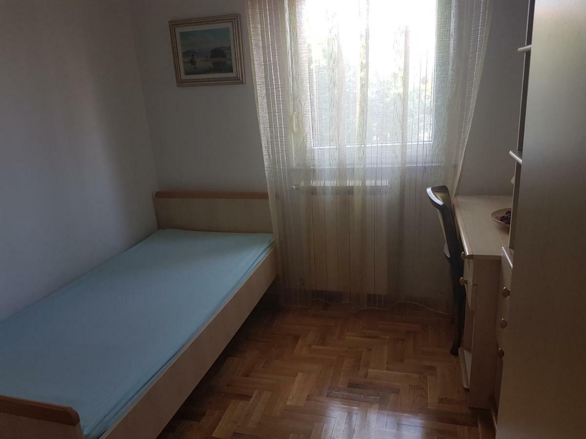 Alda Apartment Pula Ngoại thất bức ảnh
